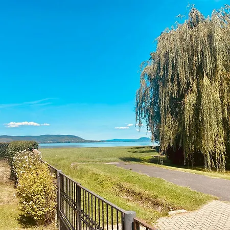 Rose Lakeside